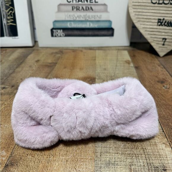 UGG FAUX FUR HEADBAND WOMENS ONE SIZE DUSTY LILAC COZY HEAD & EAR WARMER NWT - Picture 1 of 8